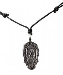 Necklace with skull pendant