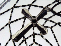 Anhänger Kreuz mit schwarzem Stein  Halskette