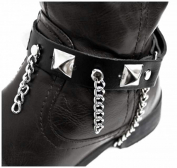 Schwarze Stiefelbänder mit Pyramidennieten & Ketten