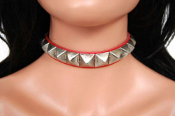 Bondage Halsband Pyramidennieten (Rot) | 123